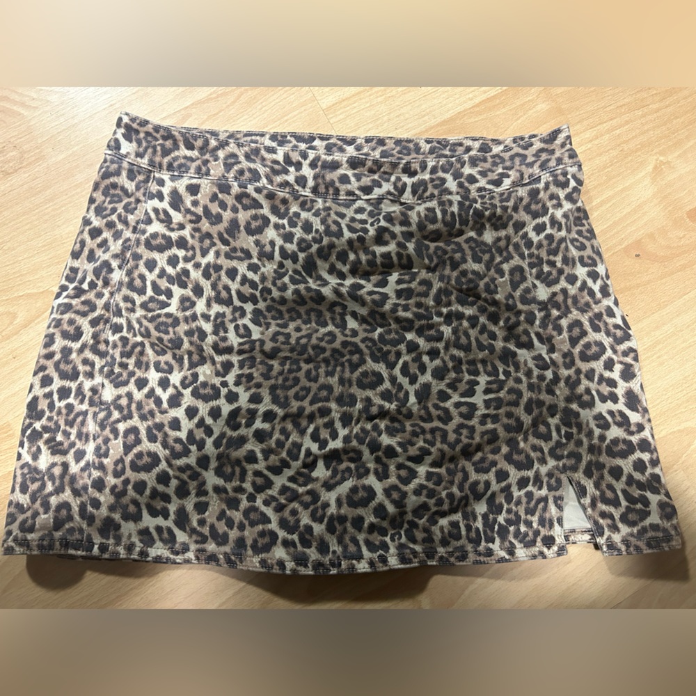 American Eagle Leopard Print Mini Skirt